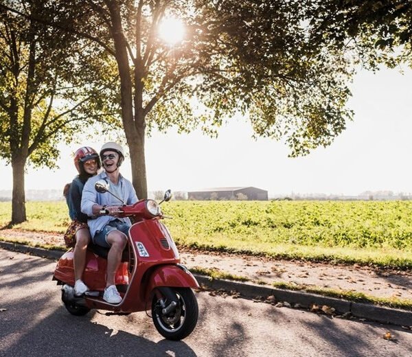 🛵 Scooter électrique en été : le guide complet pour rouler malin sous le soleil 1 conduite-scooter-electrique-chaleur
